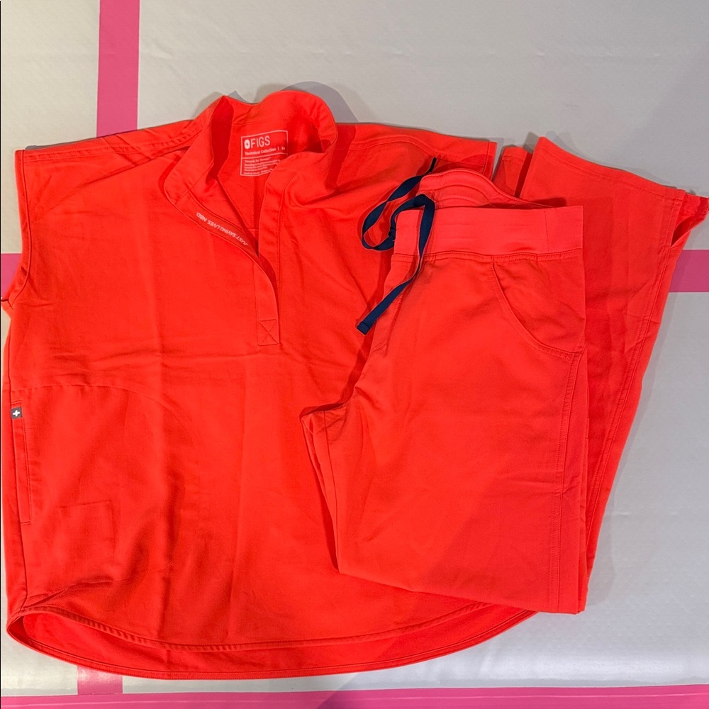 Figs Red Scrub Set